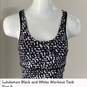 Lululemon Black and White Workout Tank Size 6
